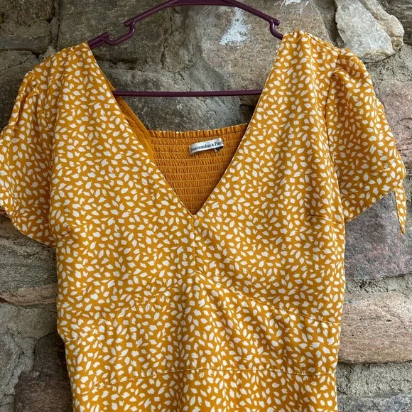 Abercrombie & Fitch Yellow V-Neck Puff Sleeve Sundress - Picture 7 of 8